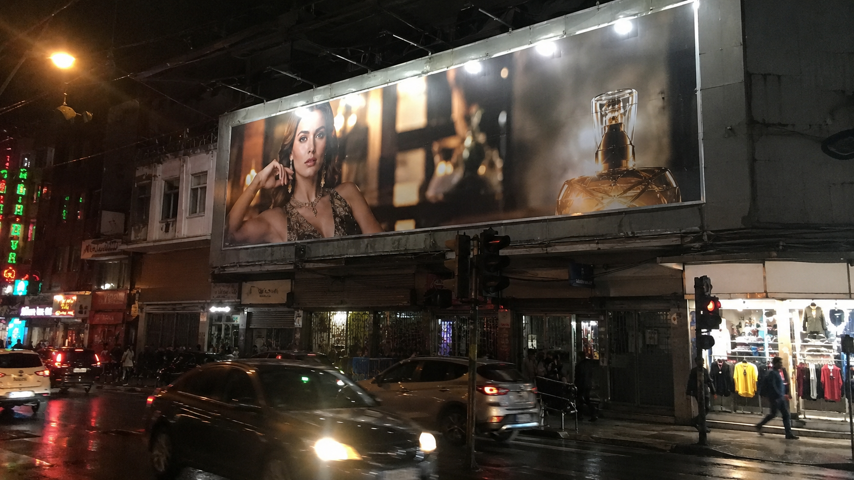 Photo-Realism Calibration for a Nighttime City Billboard Advertisement