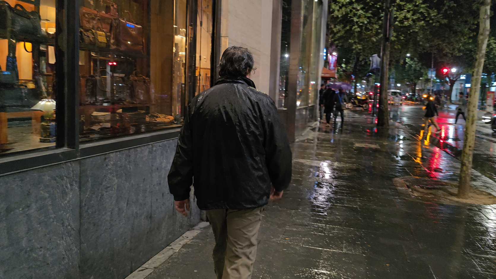 Film-Style Rainy Street Realism: Calibrating Reflections, Motion, and Urban Imperfection for Camera-Grade Images